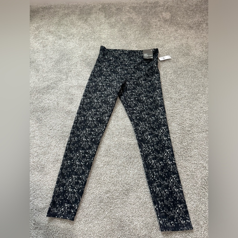 GapFit Print Studio Leggings size Medium